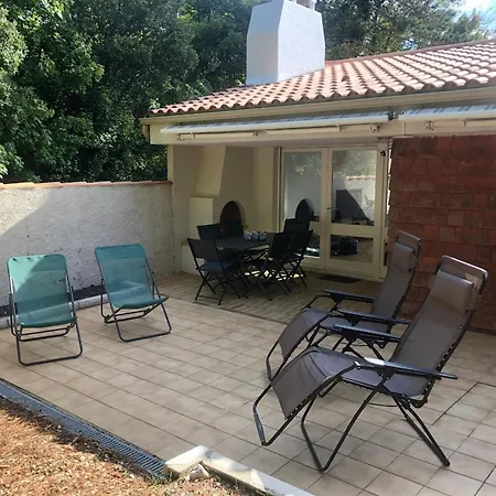 Charmante Maison 3 Chambres - 6 Personnes - Proche Plage - Fr-1-323-252 *