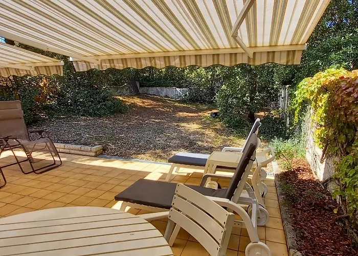 Charmante Maison 3 - 6 Personnes - Proche - Fr-1-323-252 *