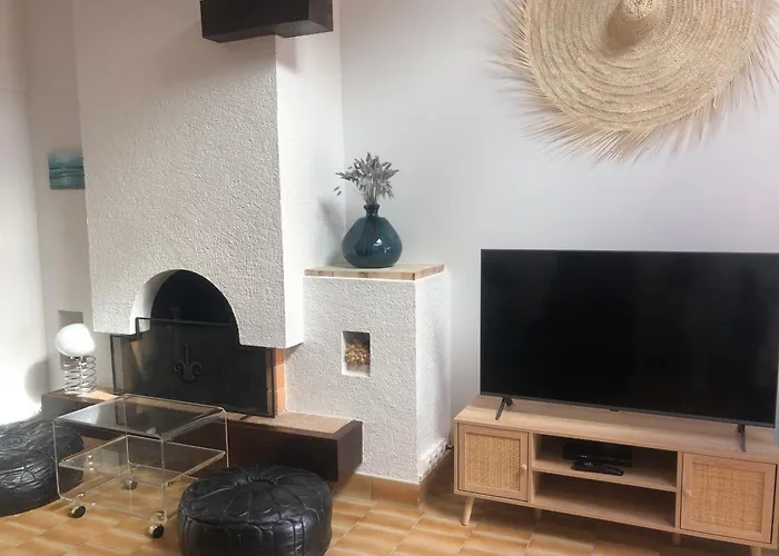 Holiday home Charmante Maison 3 - 6 Personnes - Proche - Fr-1-323-252