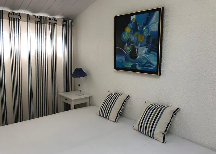 Holiday home Charmante Maison 3 - 6 Personnes - Proche - Fr-1-323-252