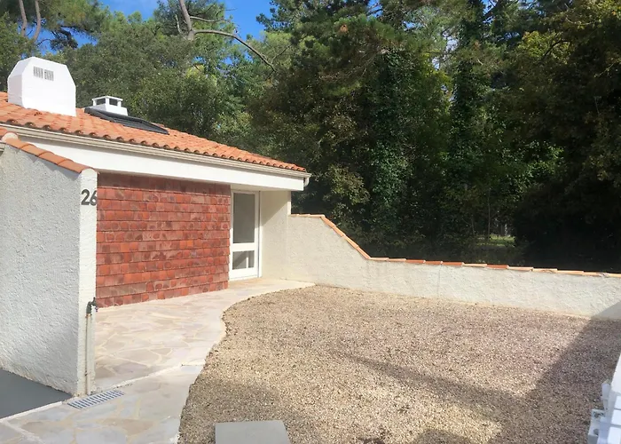 Holiday home Charmante Maison 3 - 6 Personnes - Proche - Fr-1-323-252 *