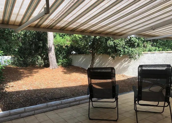 Charmante Maison 3 - 6 Personnes - Proche - Fr-1-323-252 *