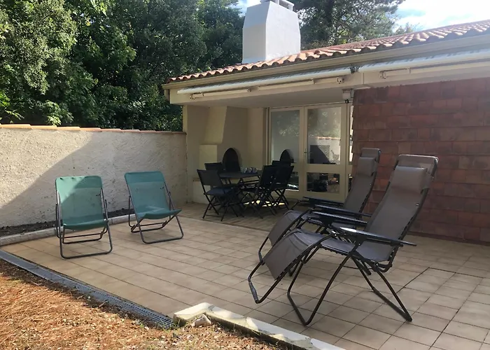 Charmante Maison 3 - 6 Personnes - Proche - Fr-1-323-252 Holiday home *